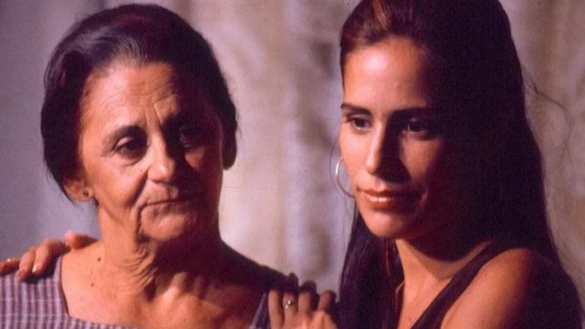 Reprise de Mulheres de Areia: Depois da fofoca de Raquel, Isaura e Ruth discutem