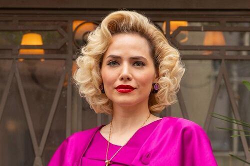 Resumo de novela: Letícia Colin será secretária golpista em ‘Garota do Momento’