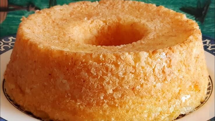 Receita caseira de bolo de tapioca feito no liquidificador; ótima dica de sobremesa