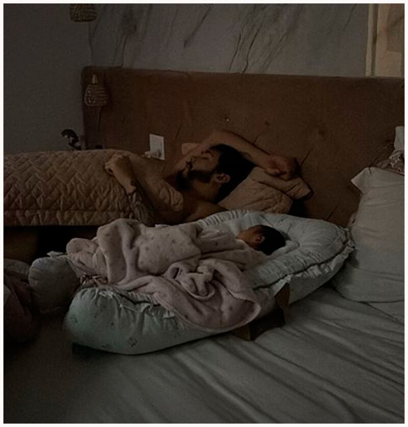 Eliezer e Lua dormindo