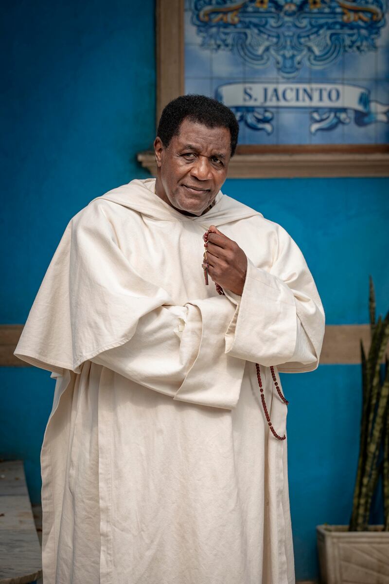 Frei Tomé será interpretado por Tony Tornado na novela Amor Perfeito
