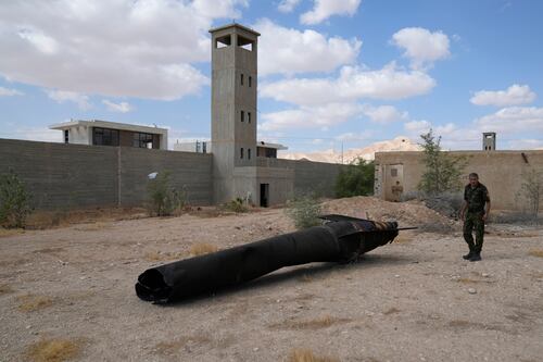 Israel confirma que várias de suas bases foram atingidas por mísseis iranianos, mas sem grandes danos