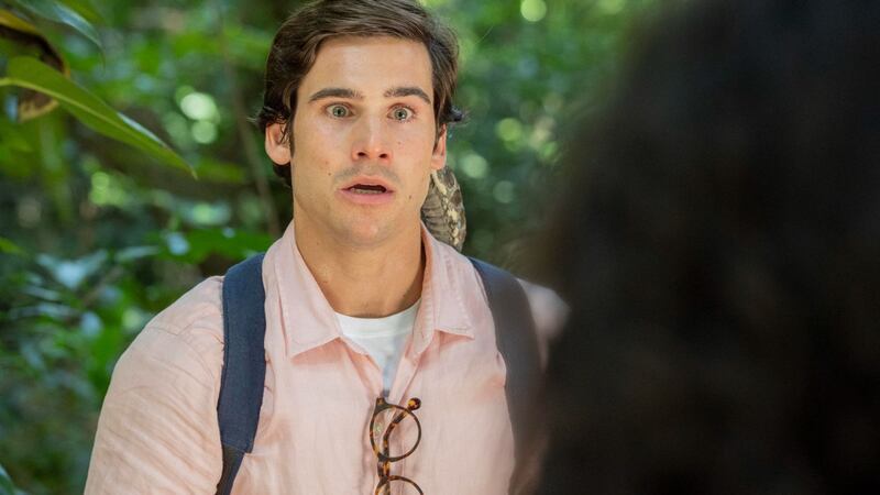 Fuzuê: Miguel vira um anjo da guarda e ajuda Maria Navalha com doença terminal