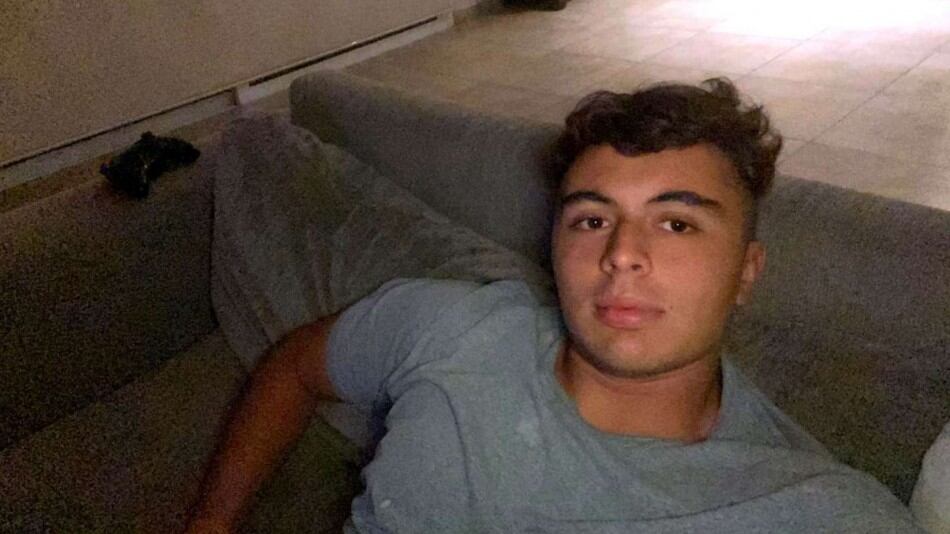 Jovem é considerado morto por família, mas polícia descobre que ele estava dormindo