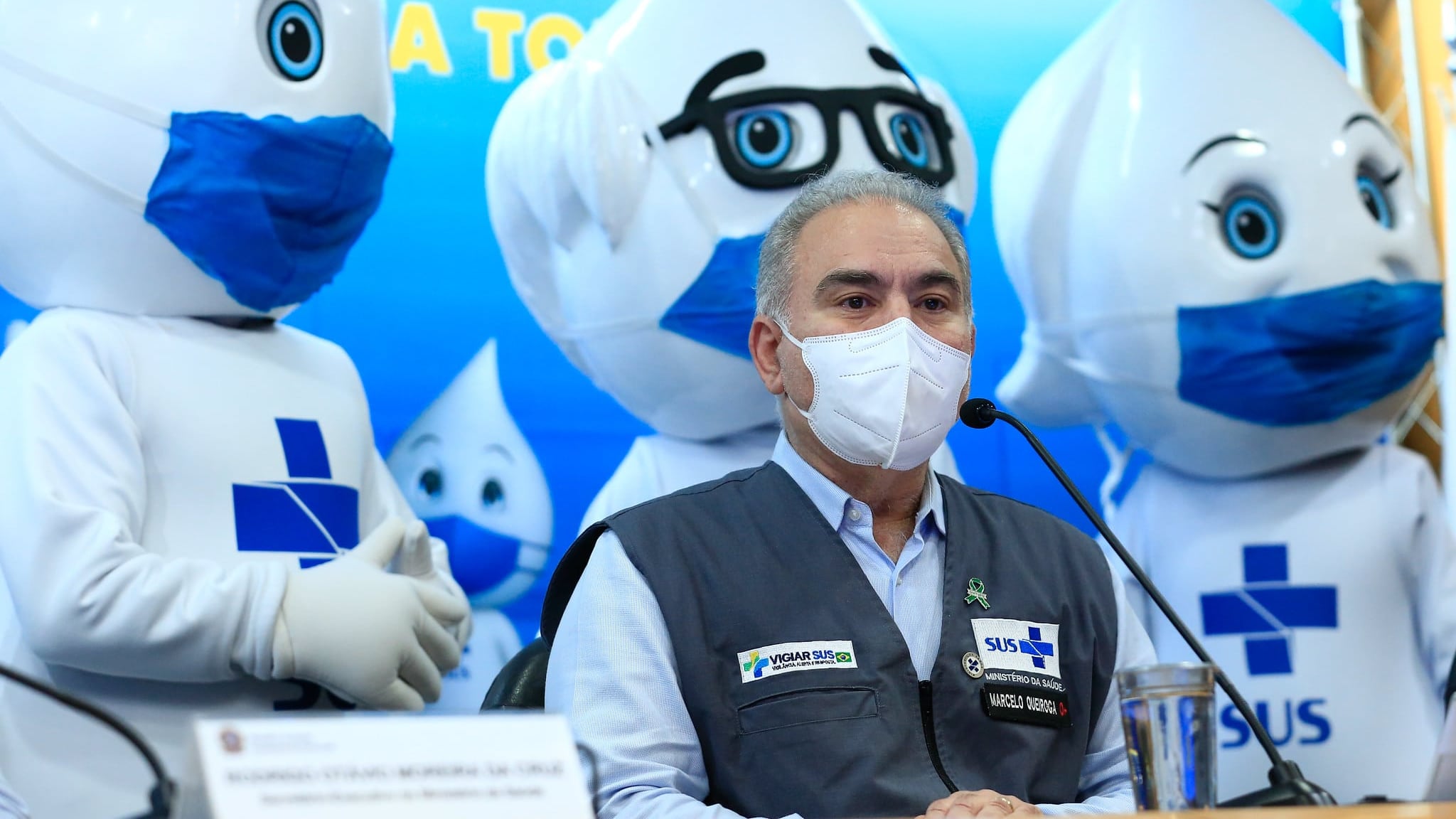Queiroga defende flexibilizar uso de máscaras ao ar livre