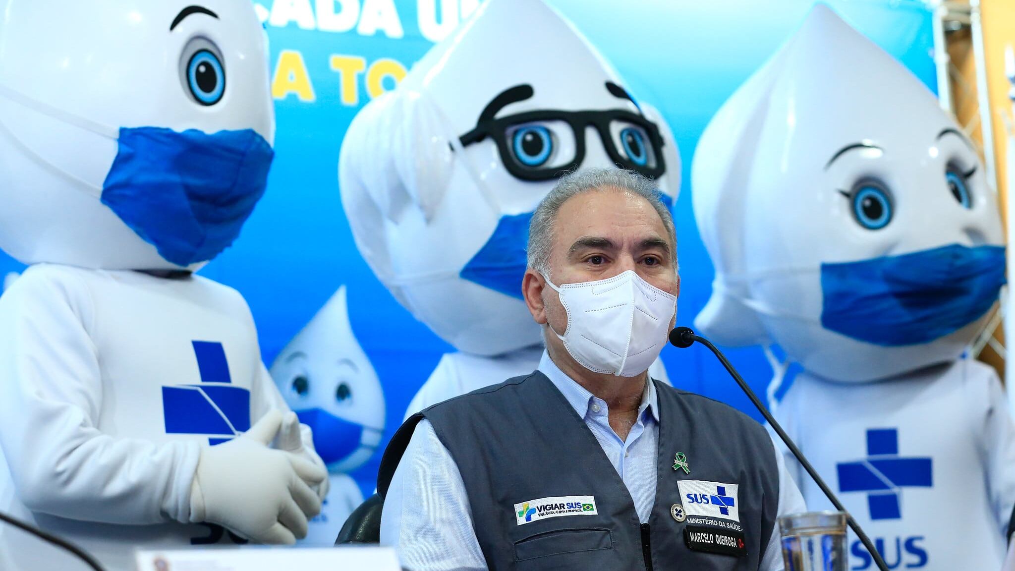 Queiroga defende flexibilizar uso de máscaras ao ar livre