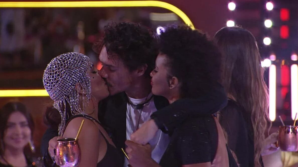 Na última edição, Eliezer movimentou o edredom com Maria e Nat