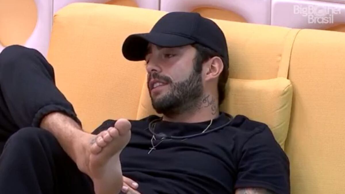 Scooby critica 'surto' de Eli com Nat