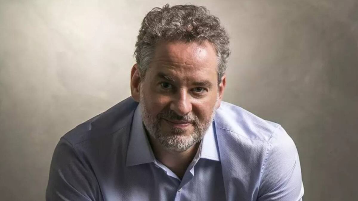 Ator Dan Stulbach interpreta personagem machista em série da Globo