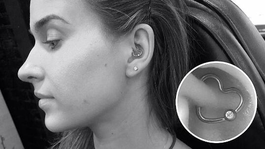 5 maneiras de usar brincos piercing em forma de coração e parecer mais estilosa