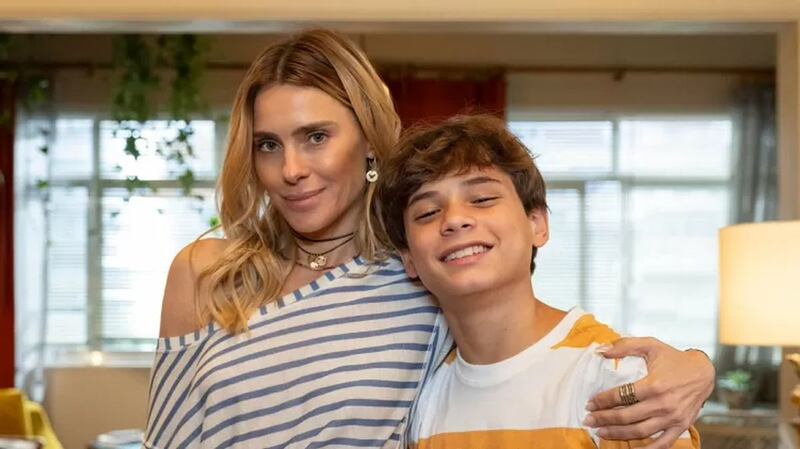 Miguel Moro interpreta Bruno, papel que foi de Danton Mello em 1988. No remake de Vale Tudo, ele é filho da personagem levada por Carolina Dieckmann