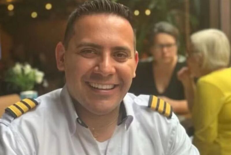 Ele não podia fazer voos remunerados