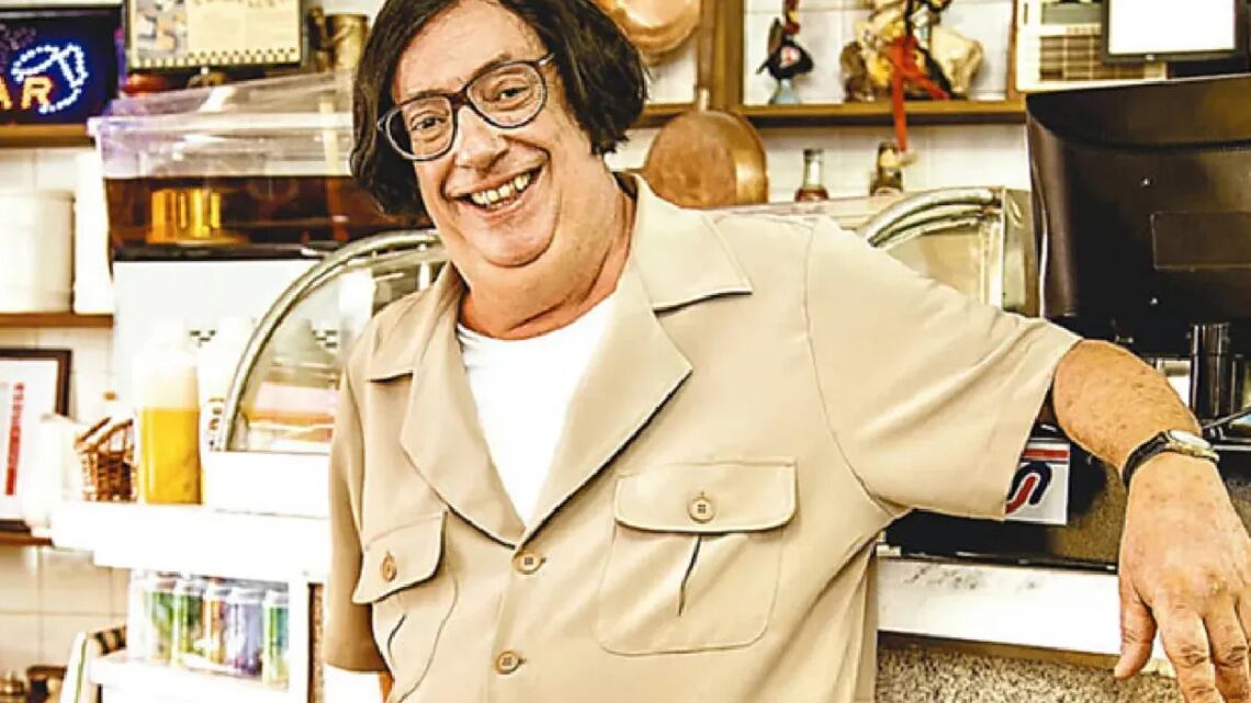 Marcos Oliveira, o Beiçola, pede emprego ao deixar o hospital