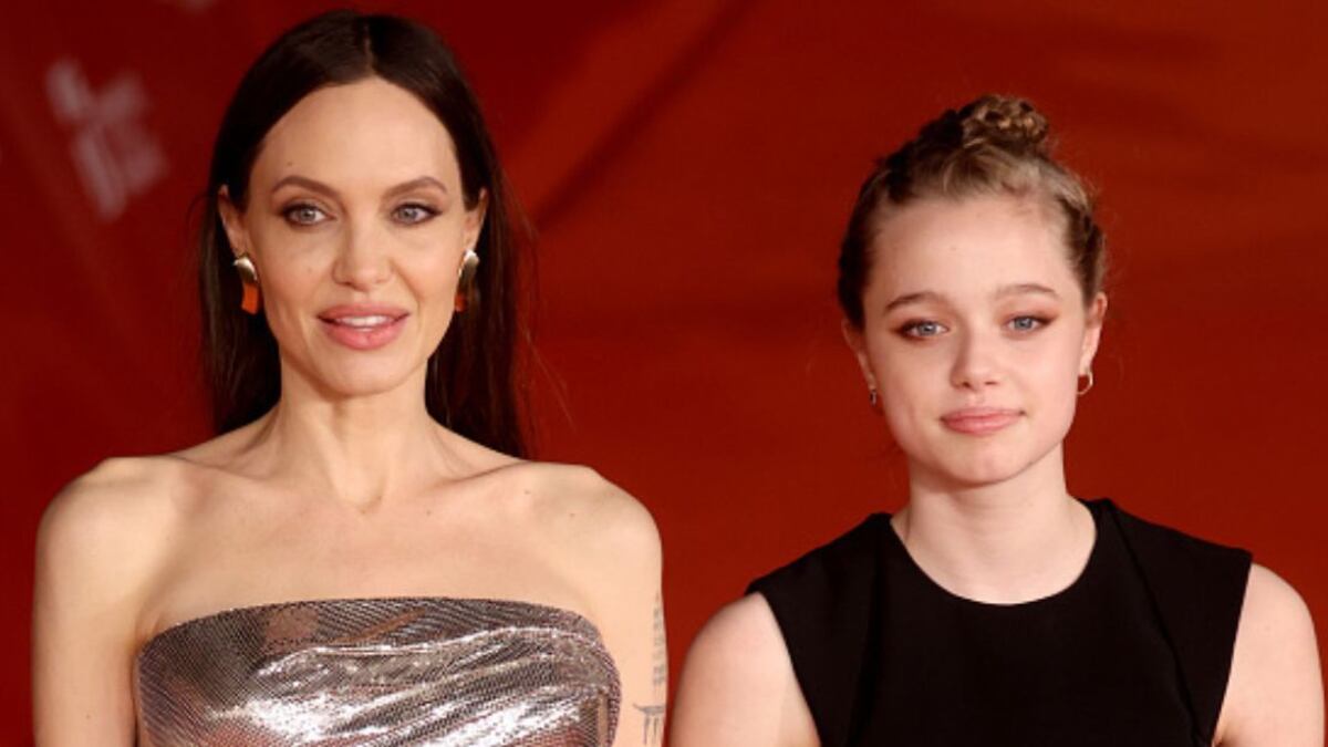 “Déjela ser feliz como quiera”: hija de Angelina Jolie comparte momento cariñoso con una amiga y la tunden en redes