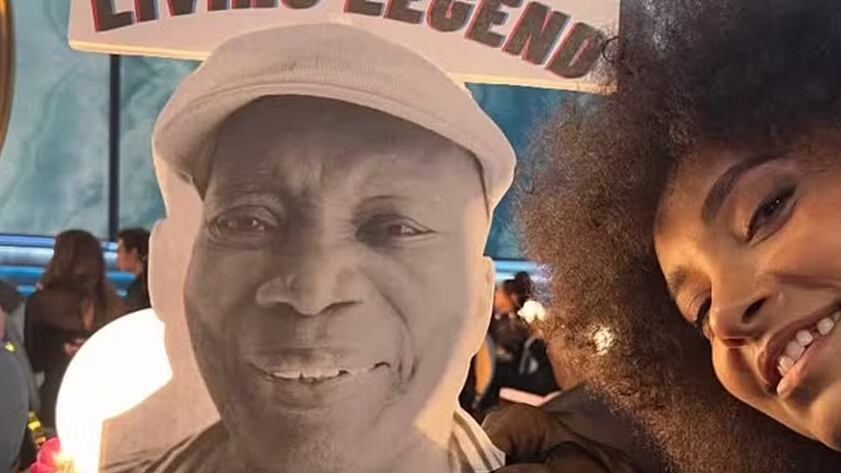 Esperanza Spalding denunciou tratamento dado ao cantor brasileiro e gerou polêmica online