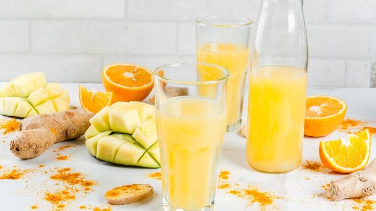 Com manga e gengibre: suco natural caseiro para espantar a fadiga e ter mais energia