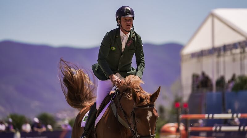 Hipismo modalidade salto.