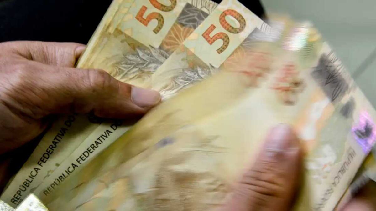 As dívidas comprometem, em média, 30% da renda das famílias ouvidas