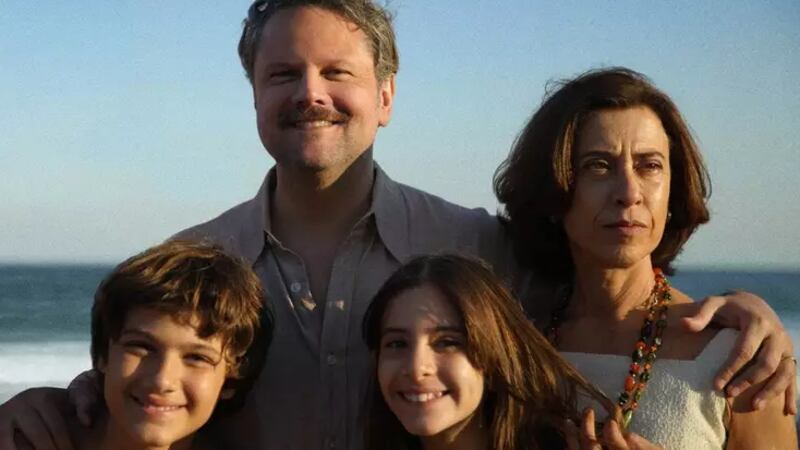 Fernanda Torres e Selton Mello levam o filme brasileiro para Veneza