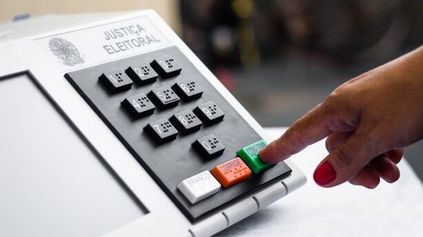 Urna eletrônica de votação