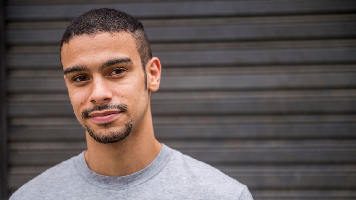 Sérgio Malheiros interpreta o jornalista Mário Sérgio no remake de Vale Tudo