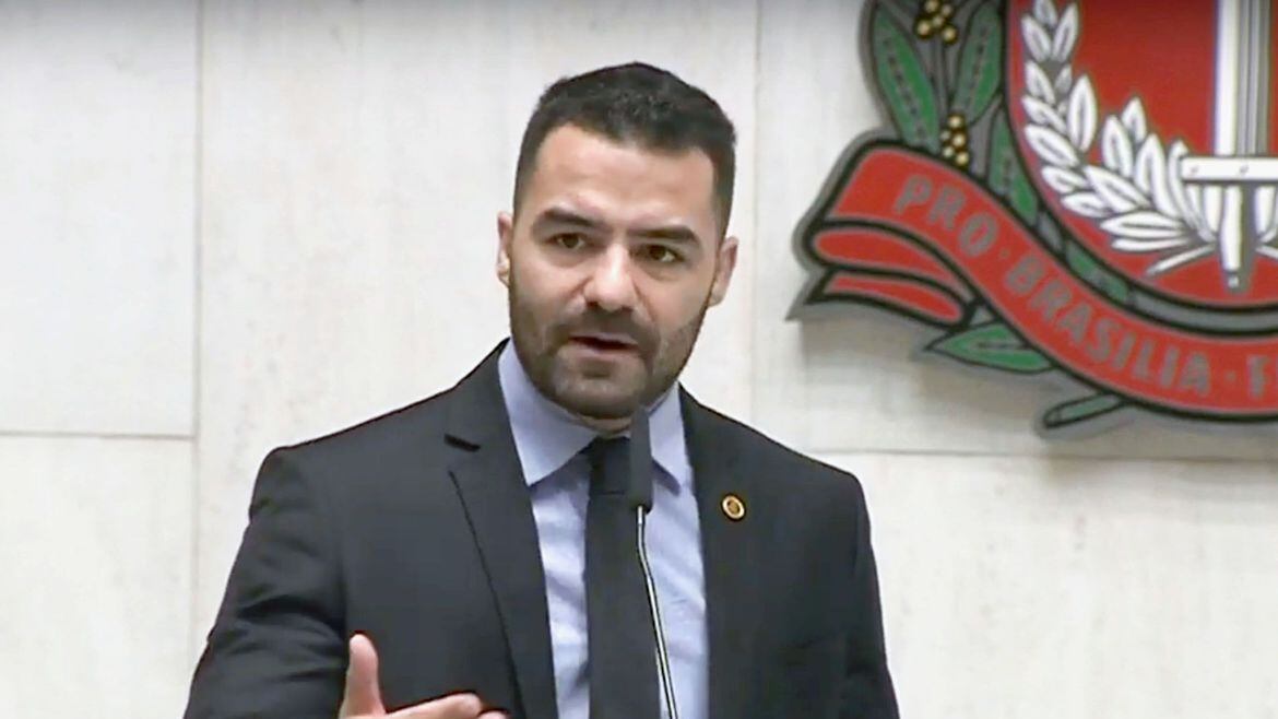 Podemos abre procedimento disciplinar contra deputado Arthur do Val