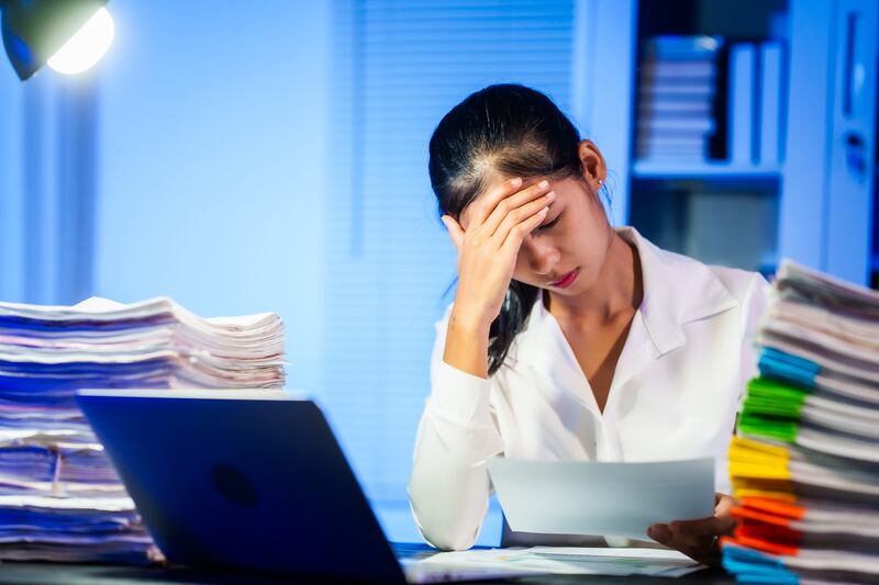 Largas jornadas laborales.