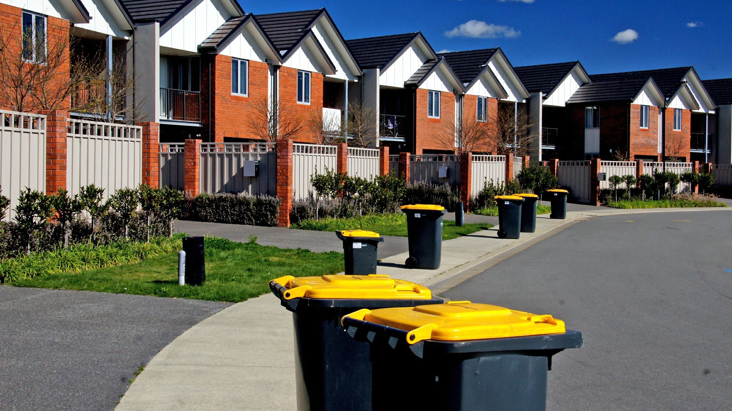 Mulher aciona a polícia por acreditar que a nova vizinha era uma invasora.