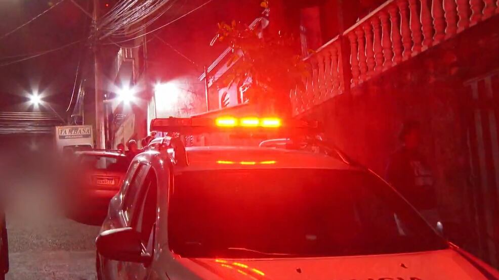 Testemunhas disseram que traficantes da região ficaram revoltados e fizeram justiça com as próprias mãos