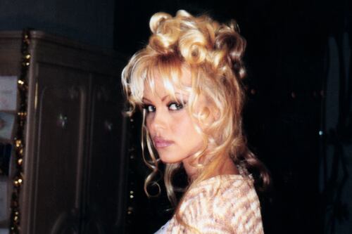 Vai ficar em casa? 7 séries e filmes para assistir neste fim de semana