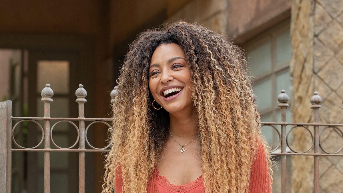 Por causa de Theo, protagonistas de Vai na Fé terminam romance