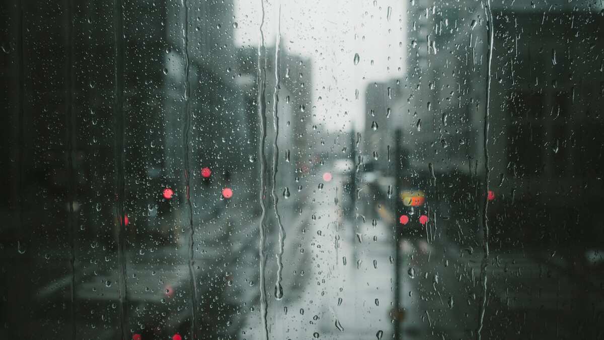 São Paulo enfrenta dia nublado e com chuva