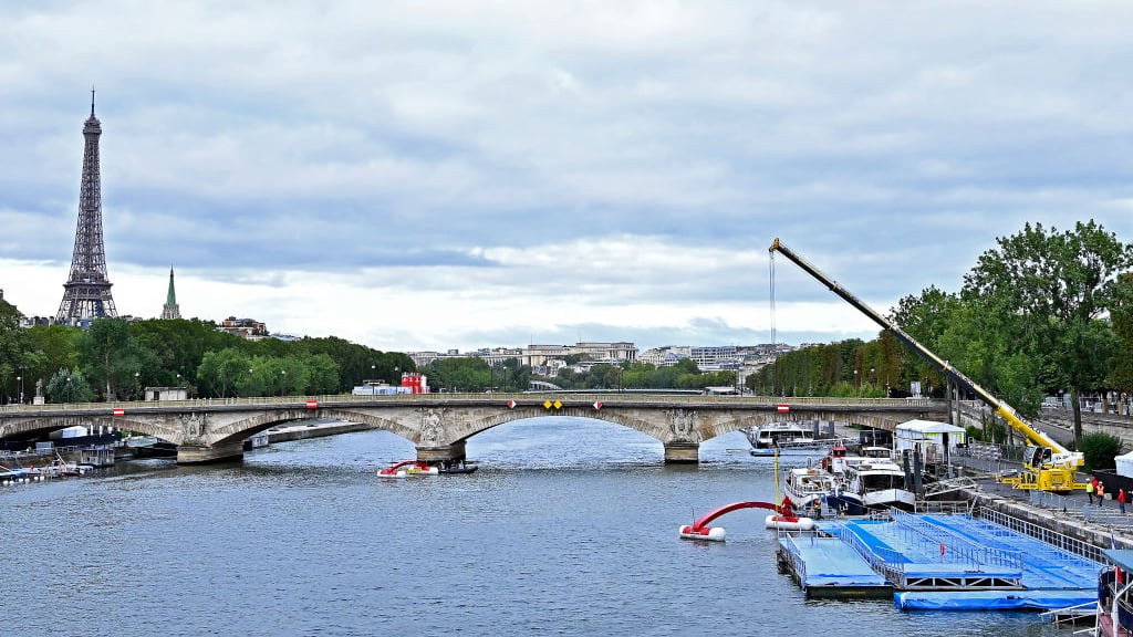 El río Sena previo a la inauguración de los JJ.OO 2024 no se encuentra en òptimas condiciones.