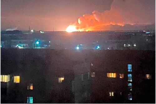 Tropas russas estão a 25 km da capital da Ucrânia, diz Inteligência Britânica