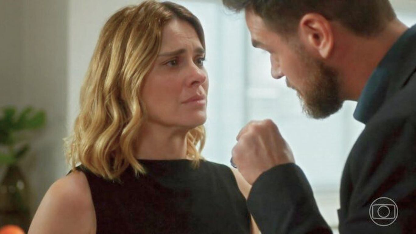 Carolina Dieckmann chega aos assuntos mais comentados da web com cena de Vai na Fé