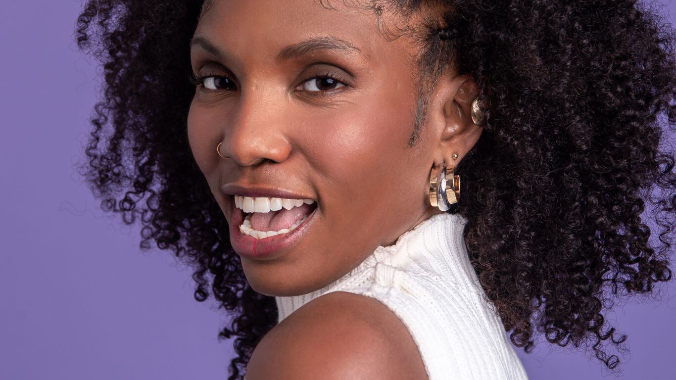 Remake de Elas por Elas: Késsia estreia na TV Globo e vive irmã de Lázaro Ramos