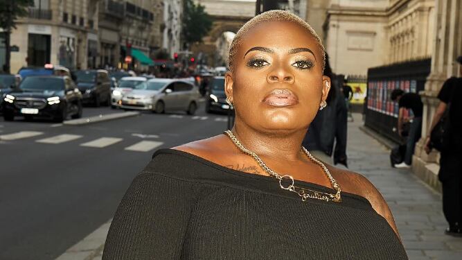 De férias em Paris, Jojo Todynho quase bateu em pickpocket (batedor de carteira) para salvar Rolex