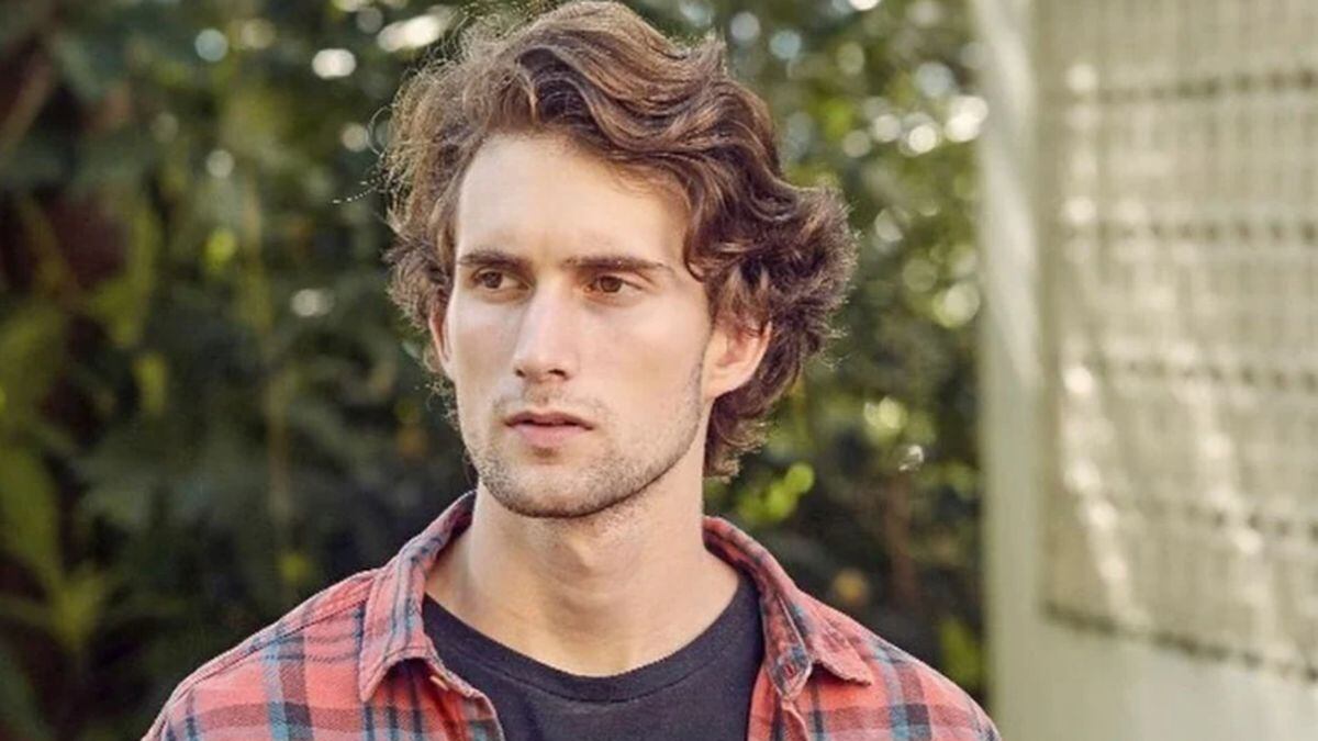 Felipe Ricca foi escalado para viver Carlos, amigo de Tiago (Pedro Waddington) e André (Breno Ferreira) no remake de Vale Tudo