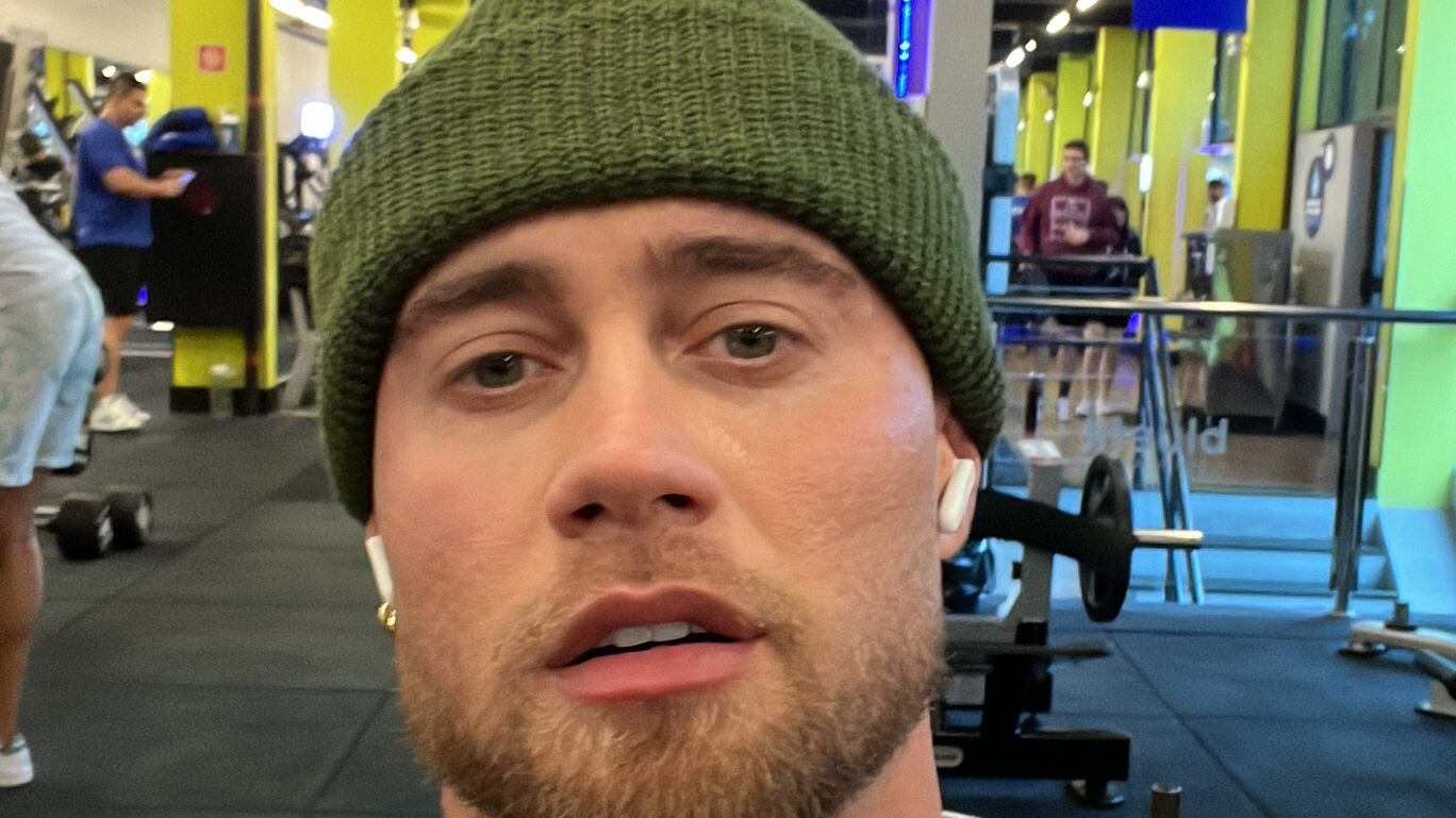 Bombeiro da Eliana recusa R$ 50 mil e diz não para sexo com homem