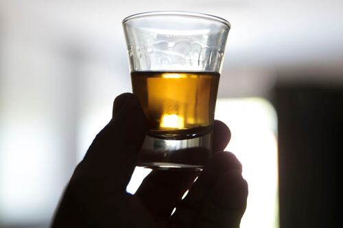 Consumo de álcool antes de dormir pode prejudicar o sono