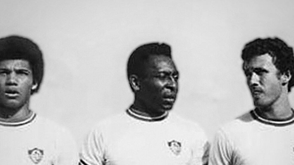 Pelé marcou mais 1,2 mil gols ao longo de sua carreira