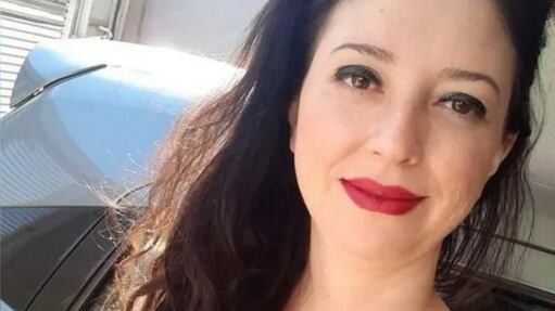 Mulher morre após portão cair sobre ela