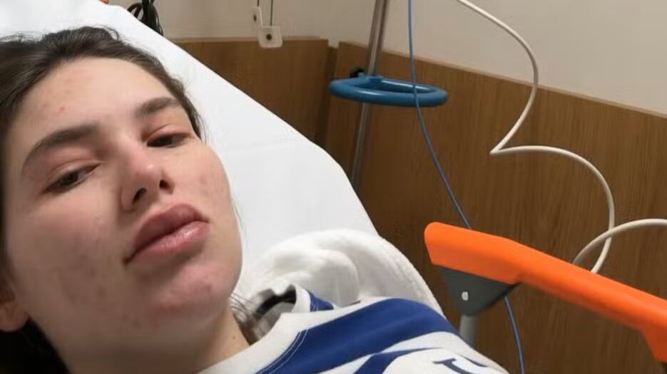 Após o nascimento do filho, Virginia Fonseca volta à maternidade e publica foto em cama de hospital