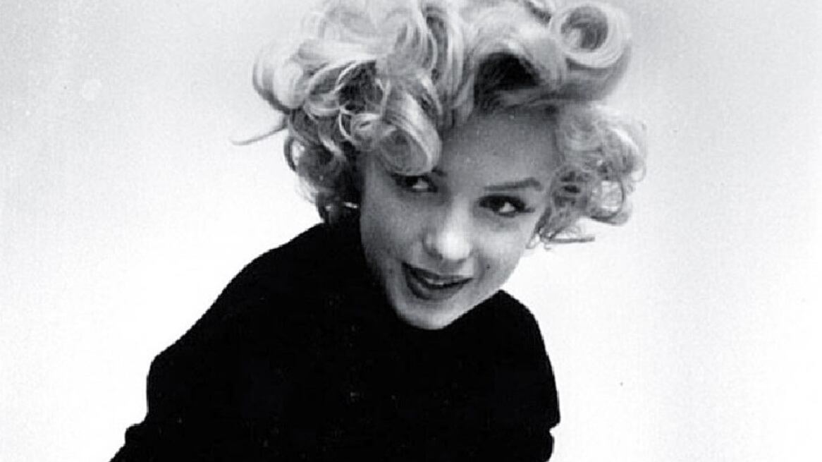 Recentemente, em entrevista à revista francesa L'Officiel, a atriz disse não concordar com a classificação dada ao filme, que é um dos únicos da Netflix não recomendado para menores de 18 anos.