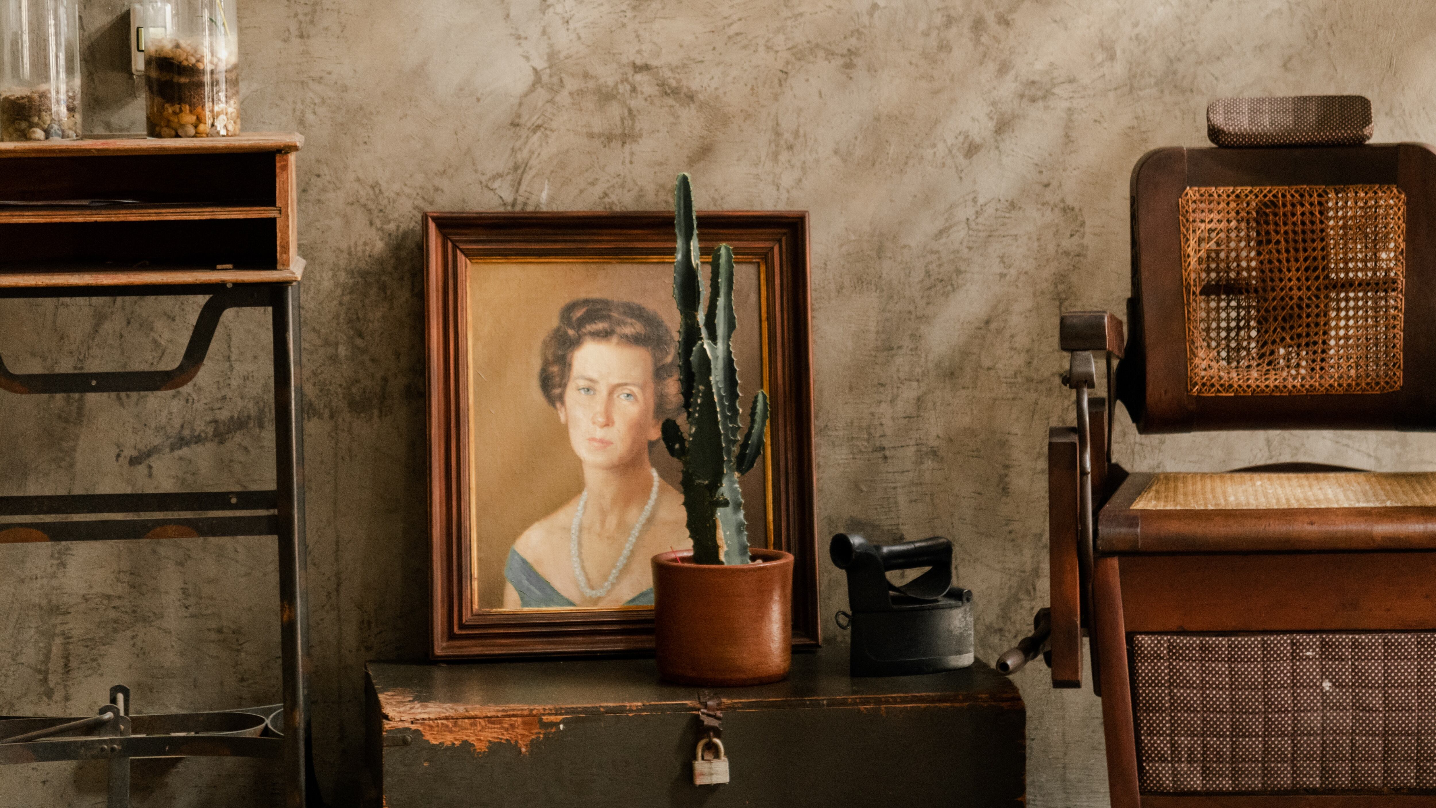 Mulher compra quadro por R$ 20 e descobre que obra pode valer mais de R$ 1 milhão