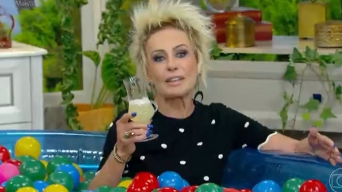 Ana Maria começa 'Mais Você' dentro de piscina de bolinhas