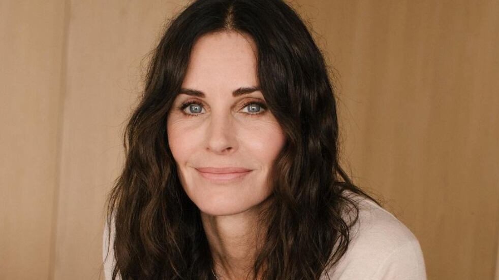 Gale Weathers (Courteney Cox) começa na franquia como uma repórter em busca de fama, na incansável busca pelo furo de reportagem que a levará ao estrelato.