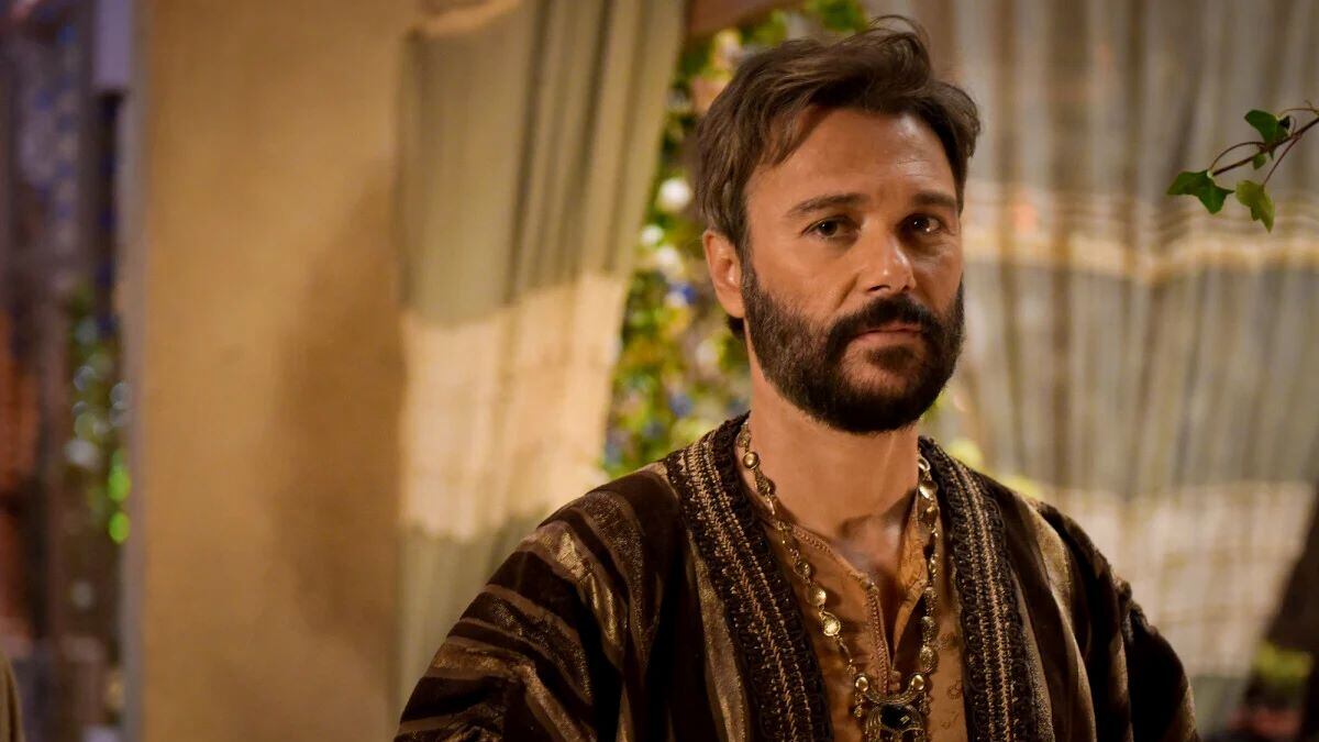 Angelo Paes Leme entra na novela Garota do Momento para viver par romântico de Lígia (Paloma Duarte)