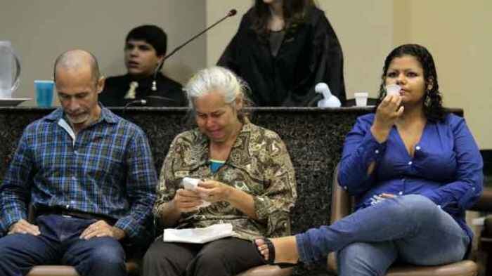 O trio foi condenado e segue cumprindo pena em regime fechado