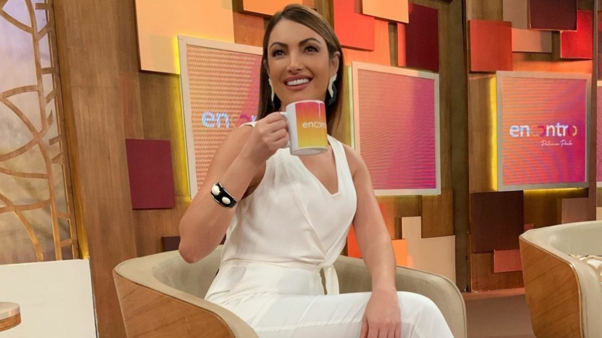 Patrícia Poeta fica emocionada ao falar de Rita Lee e Roberto de Carvalho no Encontro